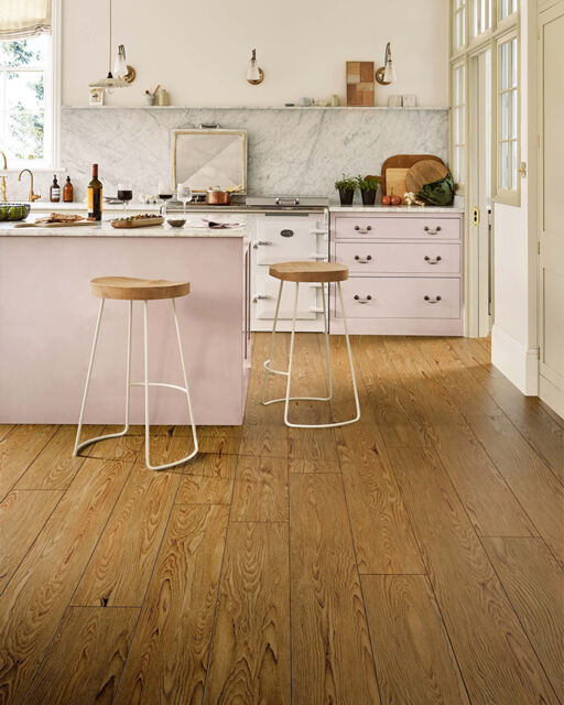 Chene Engineered Golden Oak Flooring, Handscraped, 150x3x14mm